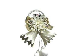 White Hanging Decoration with Flower 8"×6"